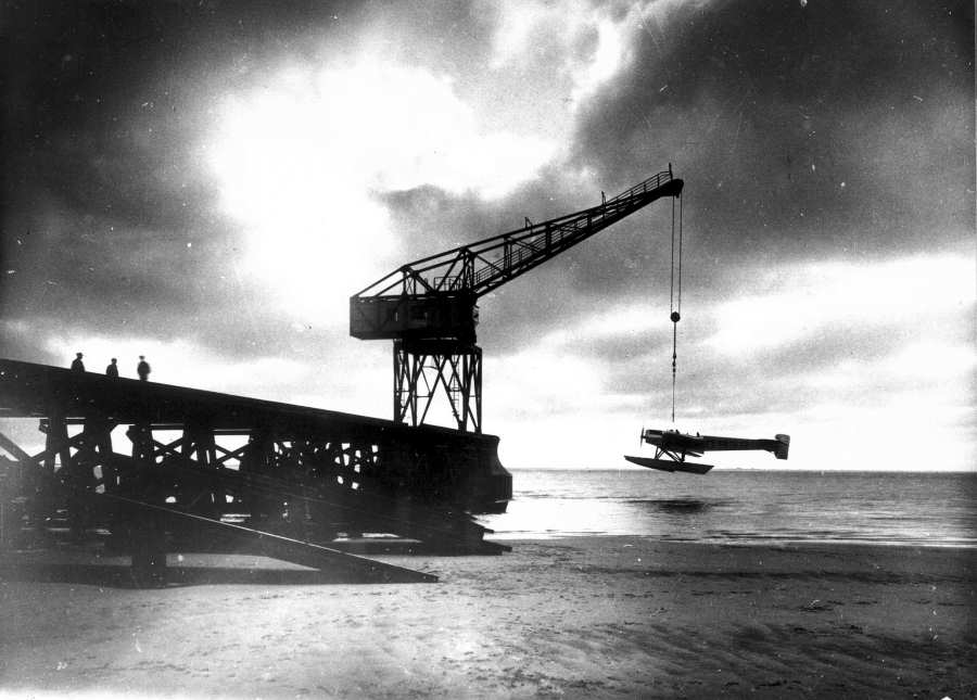 1932 - Kran / Wasserflugzeug 1932 - Kran / Wasserflugzeug
