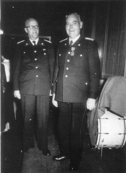 Verleihung des Feuerwehrehrenkreuzes an Stbm. Johann Extra. Verleihung des Feuerwehrehrenkreuzes an Stbm. Johann Extra.