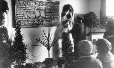 Einweihung der Ehrentafel am 05.05.1957