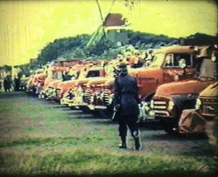 Aufstellung auf dem Exerzierplatz an der Mühle Aufstellung auf dem Exerzierplatz an der Mühle