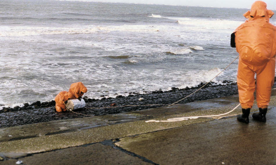 Giftfässer an Land gespült - 10.11.1991