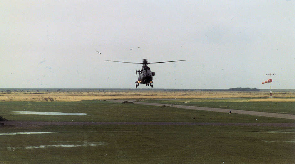 Bundeskanzler Helmut Kohl kommt nach Norderney - 15.07.1998, 13.00 Uhr Bundeskanzler Helmut Kohl kommt nach Norderney - 15.07.1998, 13.00 Uhr