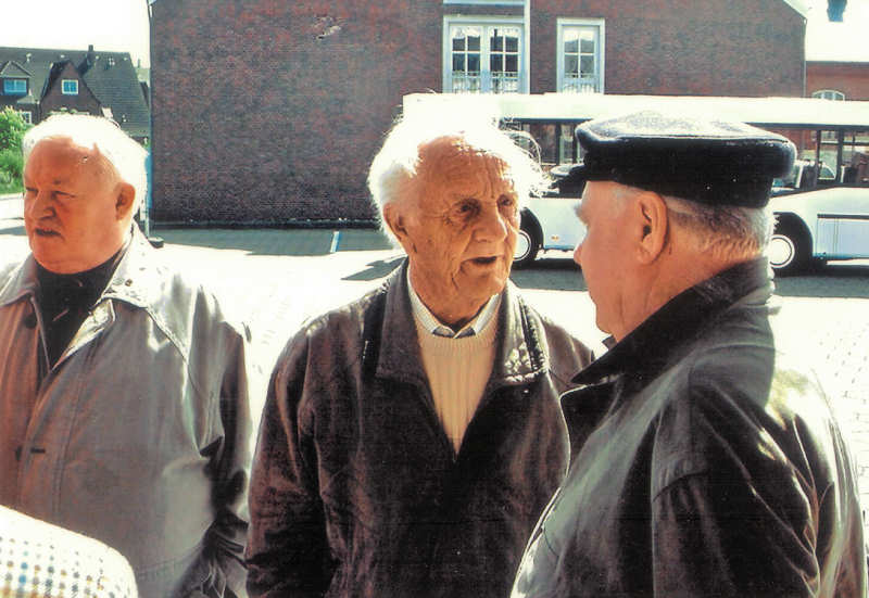 Die"Alterskameraden" im Mai 2005 Die"Alterskameraden" im Mai 2005