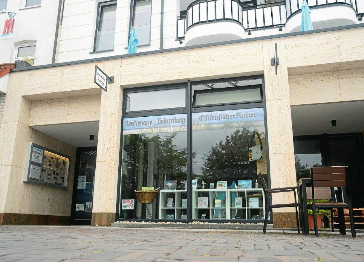 Die heutige Geschäftsstelle der Badezeitung und des Ostfriesischen Kuriers in der Wilhelmstraße auf Norderney. Die heutige Geschäftsstelle der Badezeitung und des Ostfriesischen Kuriers in der Wilhelmstraße auf Norderney.